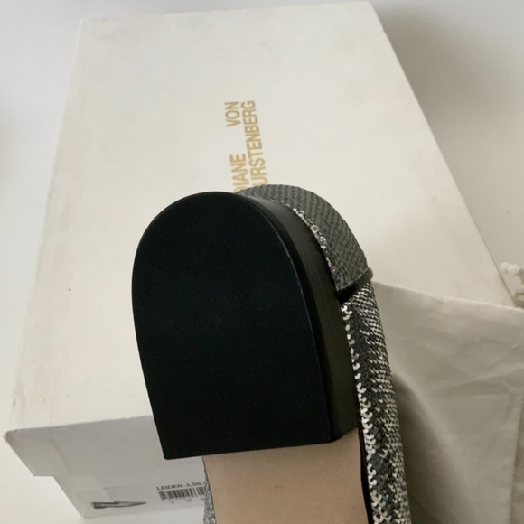 Diane von Furstenberg Leiden Metallic Flat Loafer Silver Evening Dress Shoes 9 - Picture 11 of 12